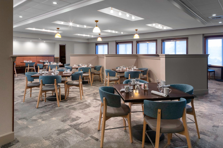 Food & Drinks 2, Holiday Inn & Suites MARLBOROUGH by IHG, Middlesex