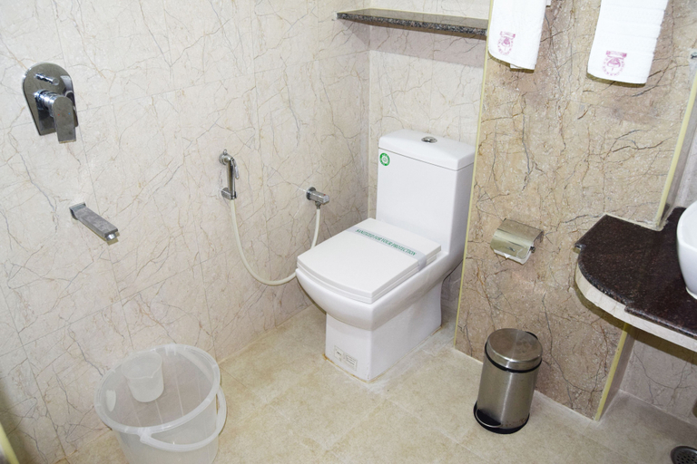 Bathroom 4, Saibala Grand Hotel, Kancheepuram