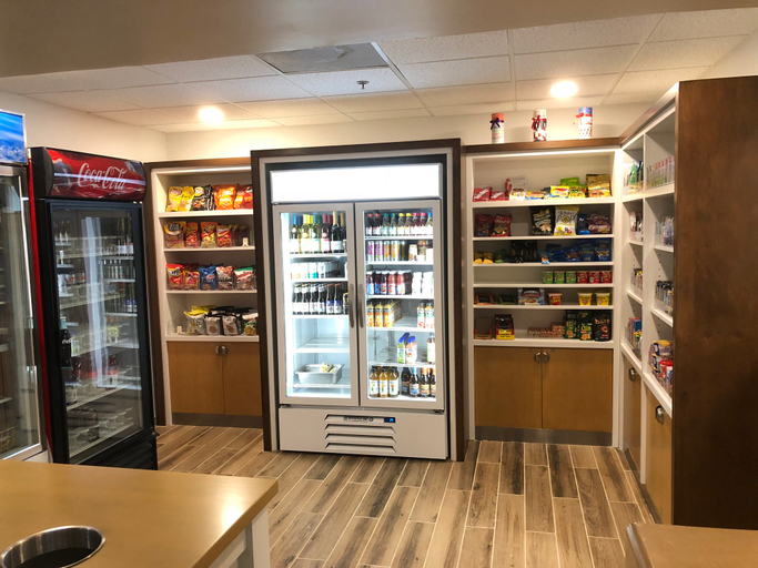 Food & Drinks