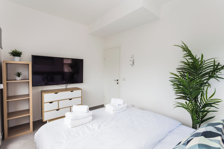 Bedroom 2, Rothschild Blvd 73