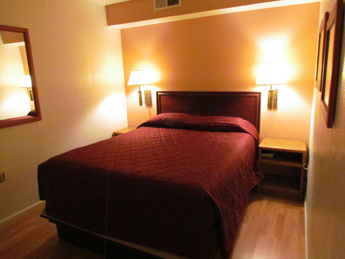 Bedroom 4, True North Motel, El Paso