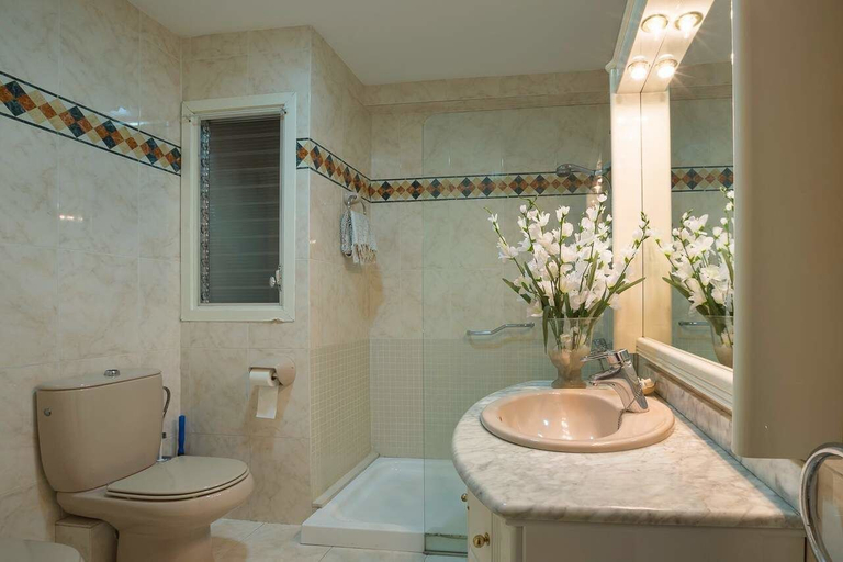 Bathroom 4, Apto Montserrat,11 2º, Tarragona