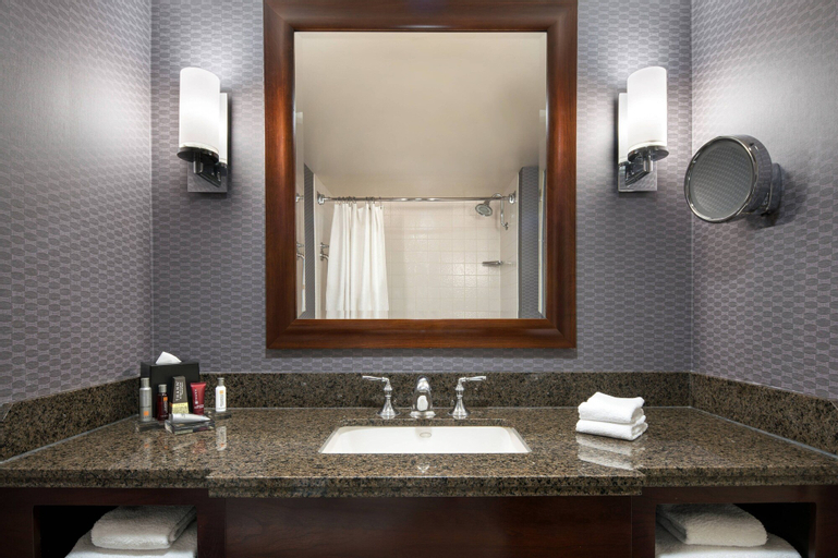 Bedroom 4, Visalia Marriott at the Convention Center, Tulare