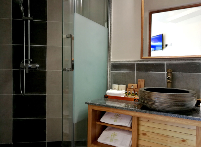 Bathroom 5, The Bamboo Leaf Yangshuo, Guilin