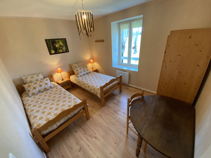 Bedroom 2, Gite lac de Vouglans, Jura