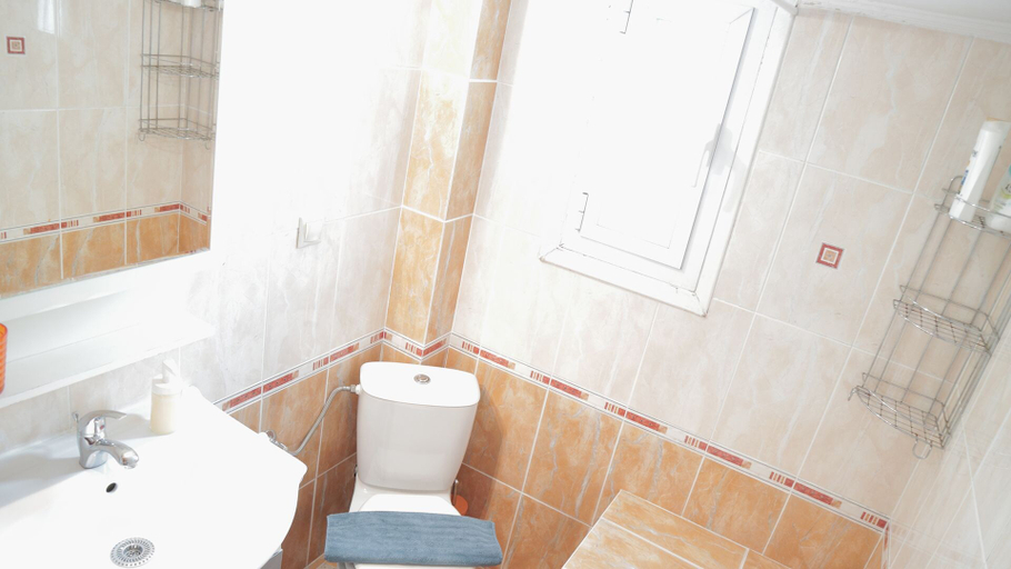 Bathroom 3, Chapter I & II, Central Macedonia