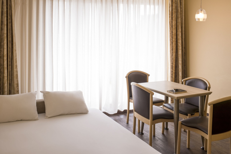 Bedroom 2, Aparthotel Adagio Geneve Mont Blanc, Genève