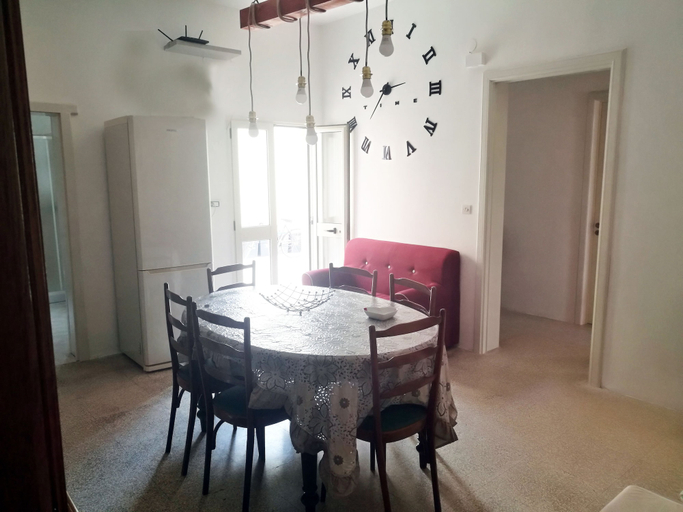 Others 5, Villa Malese, Lecce