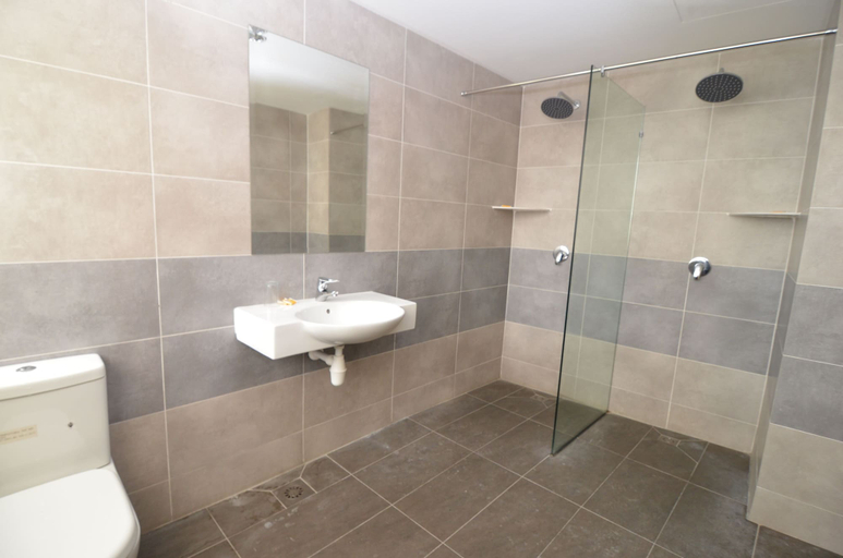Bathroom 5, Oriental Hotel, Penang Island