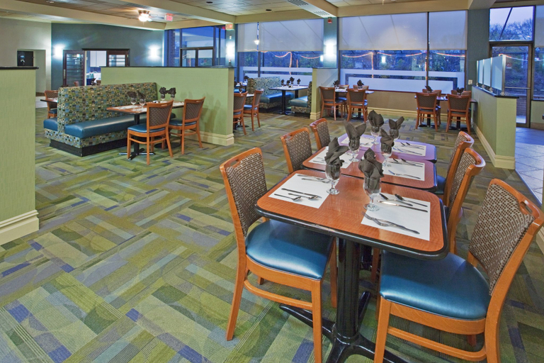 Food & Drinks 4, Holiday Inn BINGHAMTON DOWNTOWN by IHG, Broome