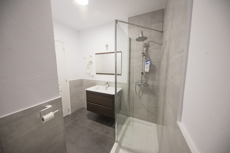 Bathroom 3, Factory Rooms Tarifa - Hostel, Cádiz