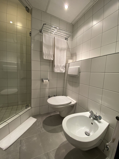 Bathroom 5, Rogner Hotel Tirana, Tirana