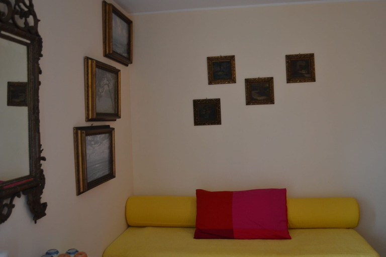Bedroom 3, Joie de Vivre, Savona