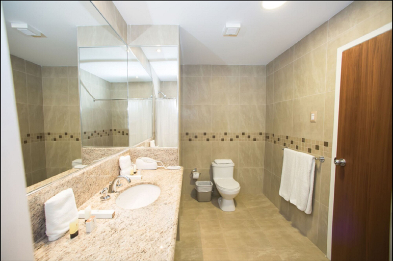 Bathroom 4, Hotel Marcelius, Guayaquil