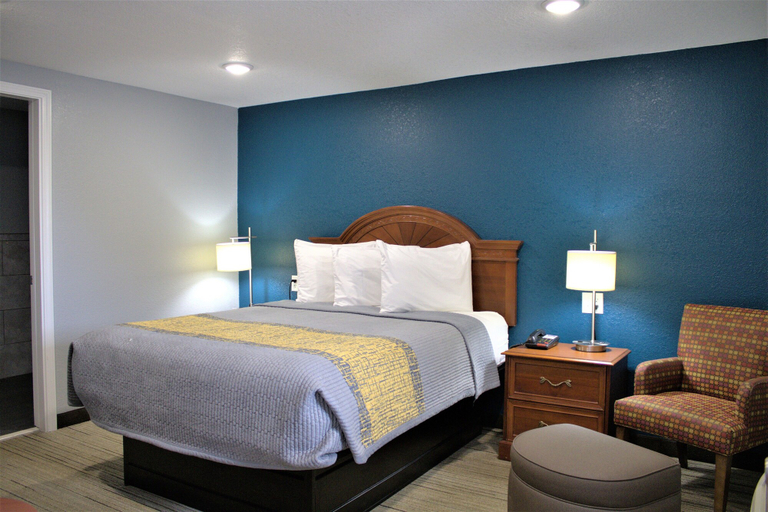 Bedroom 2, HavenPointe Inn & Suites, Scott