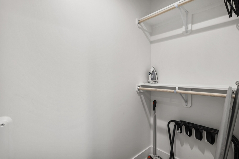 Bathroom 18
