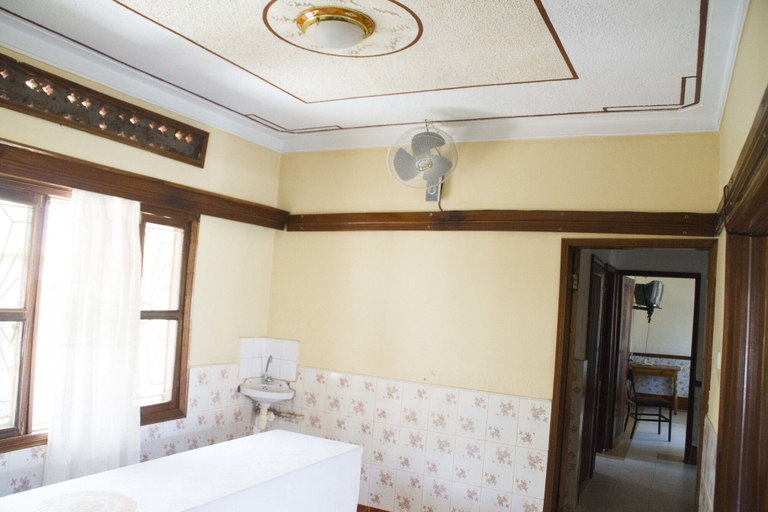 Bathroom, Keba Inn, Busiiro