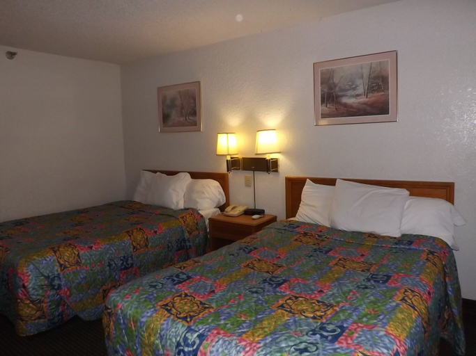 Bedroom 3, KCI Lodge, Kansas City