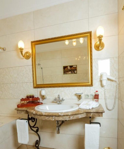 Bathroom 3, Aleksandrovski Grand Hotel Vladikavkaz, Vladikavkaz