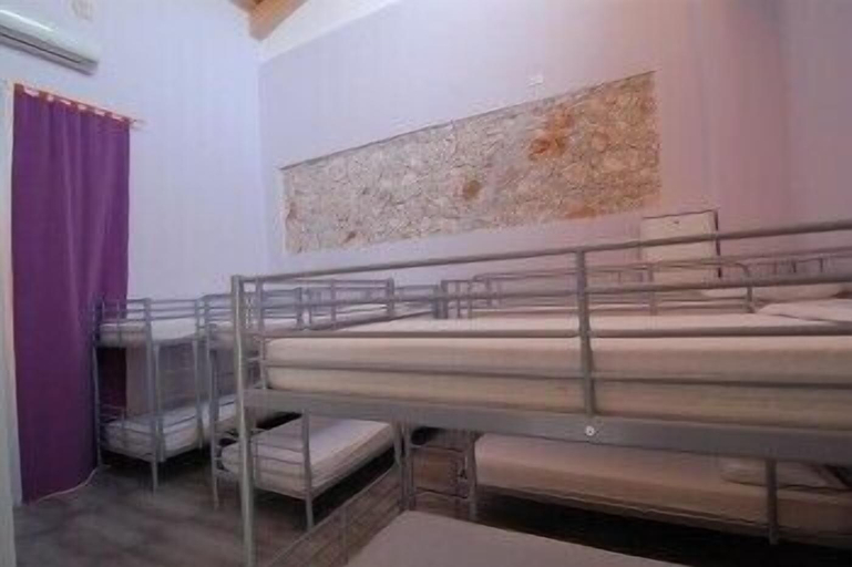 Bedroom 3, LoL Hostel Siracusa, Syracuse