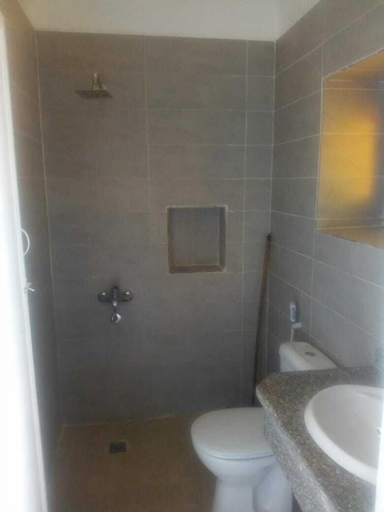 Bathroom 4, Jowhara Hotel, Sant Katrin