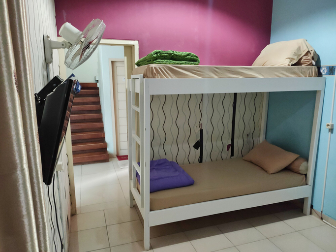Bedroom 4, Radio Backpacker Guesthouse, Bandung