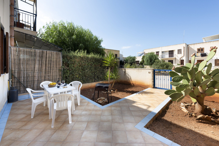 Terrace/patio 2, I tre Golfi Paprica, Trapani