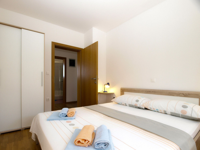 Bedroom 2, Apartment 1932, Fažana
