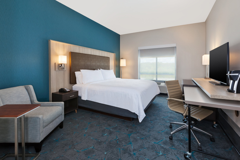 Bedroom 5, Holiday Inn COOKEVILLE by IHG, Putnam