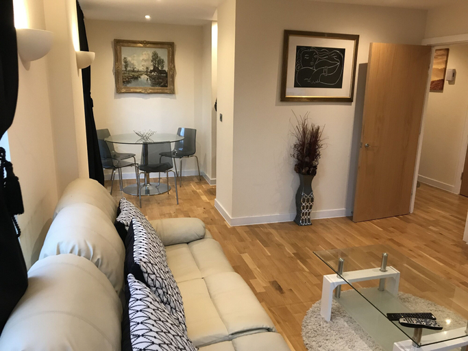 Others 5, Chelmsford Service Apartment, Essex