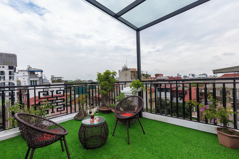 Others 2, Queen Light Hotel, Hoàn Kiếm