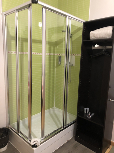 Others 5, Hostal Village Multicolor - Adults Only, Madrid