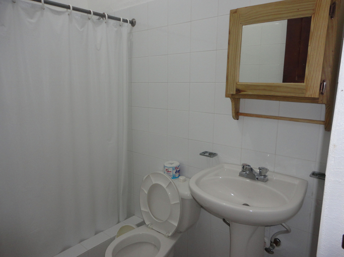 Bathroom 5, Hotel Angel Gabriel, Boca Chica