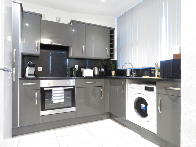 Others 4, Tudors eSuites City Centre Apartment, Birmingham