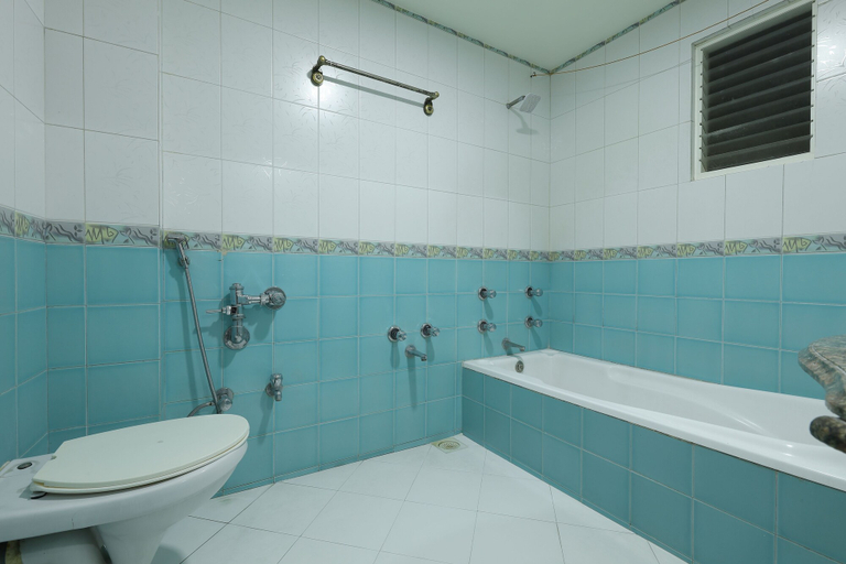Bathroom 5, Hotel Good Night, Ahmadabad