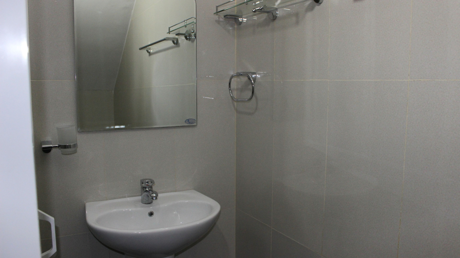 Bathroom 4, Kandy Waters Hotel, K.F.G. & G. Korale