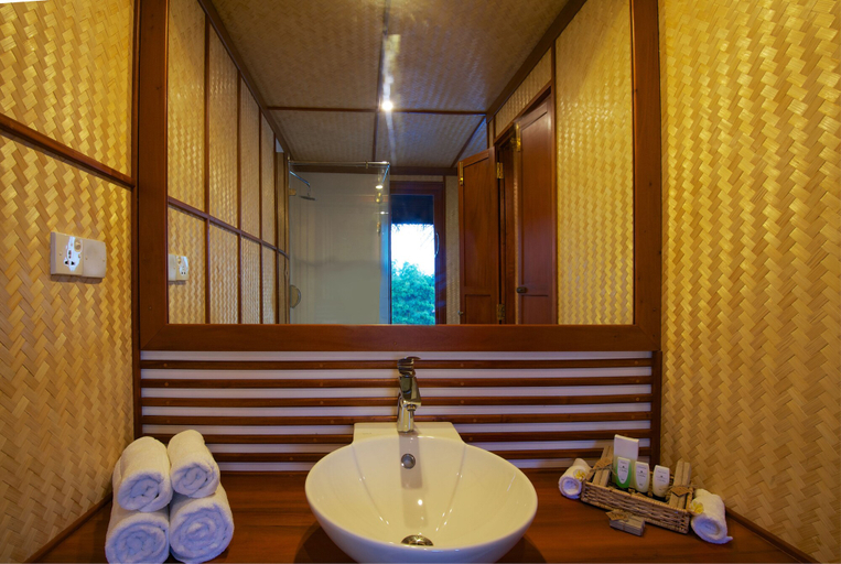 Bathroom 4, Yathra Houseboat, Bentota