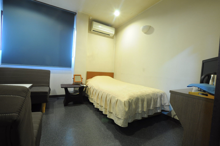 Bedroom 3, Onsen Business Hotel Fukiya, Gero