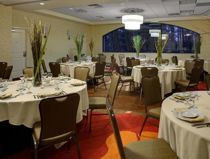 Food & Drinks 5, Hilton Garden Inn Raleigh-Durham/Research Triangle Park, Durham