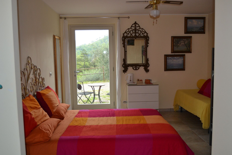 Bedroom 4, Joie de Vivre, Savona