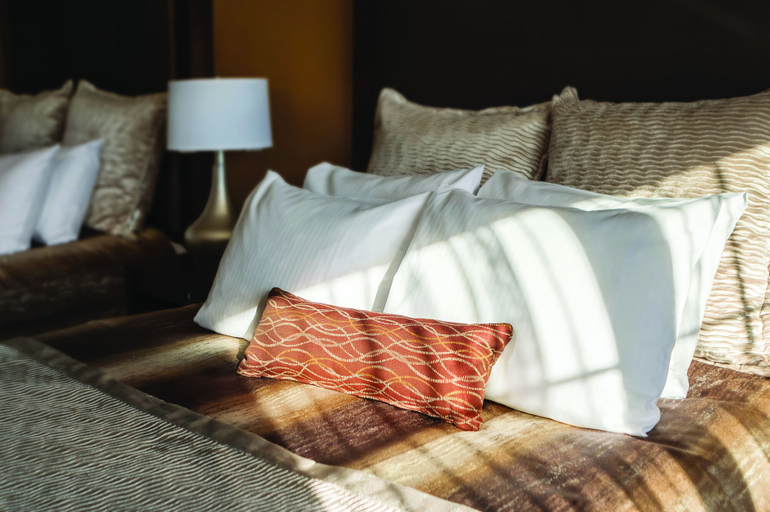 Bedroom 4, ClubHouse Hotel & Suites - Fargo, Cass