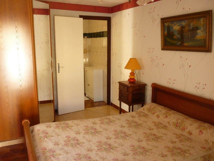 Bedroom 3, Domaine de la Rode Buze, Lot