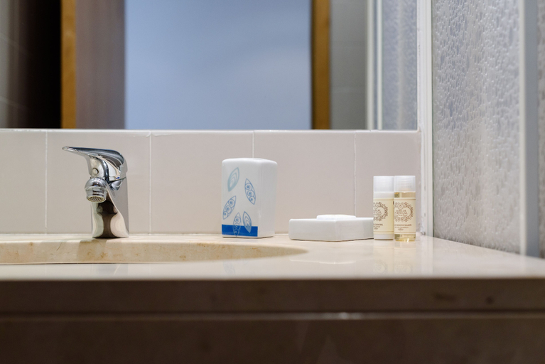 Bathroom, Marina Apartment by AGProperties, Lagos