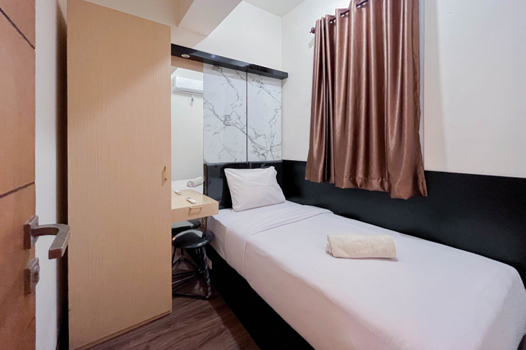 Bedroom 3, Best Choice and Restful 2BR Vida View Makassar Apartment By Travelio, Makassar
