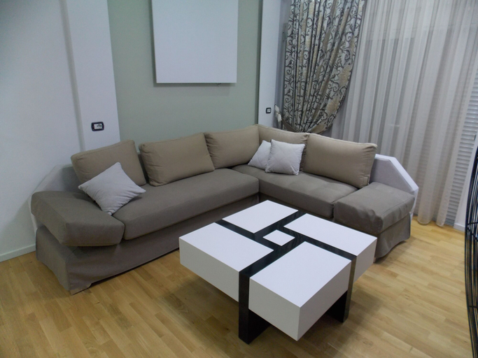 Others 5, Doka Apartments, Sarandës