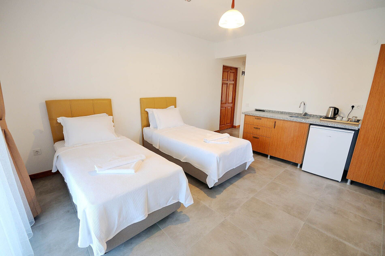 Bedroom 2, Karaincir Suit Otel, Datça