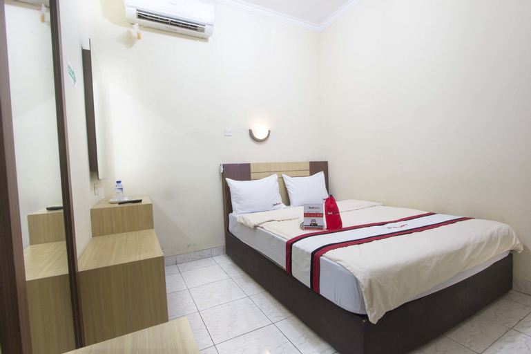 Bedroom 5, RedDoorz Plus near Stadion Mandala Krida, Yogyakarta