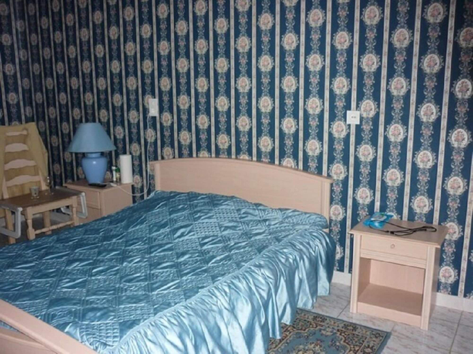 Bedroom 4, Domaine de la Rode Buze, Lot