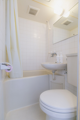 Bathroom, Akebono 5-B, Naha