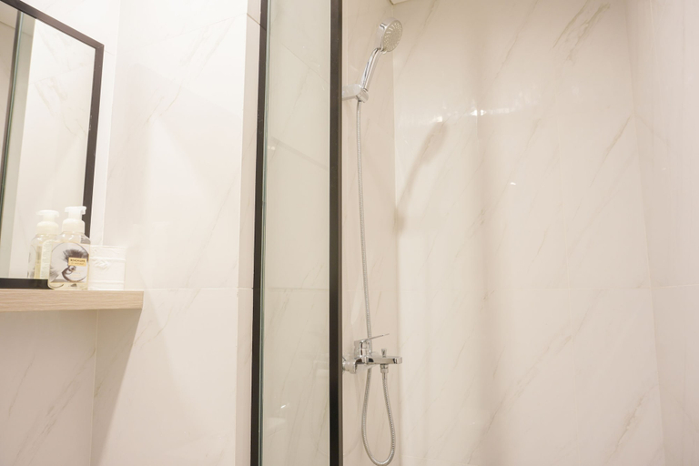 Bathroom 4, Stunning Studio at Ciputra World 2 Apartment, South Jakarta